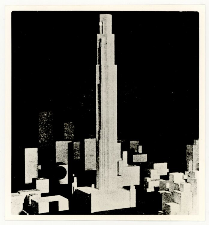 Unbekannt - Kazimir Malevich, Modell, Supramatit Column (Suprematism) - Fotografie, Reproduktion - 1927