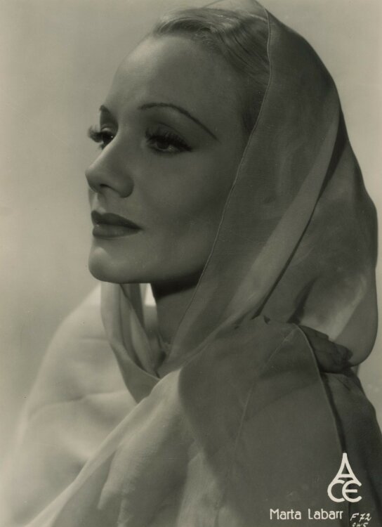 Pressebilder ACE - Sängerin und Schauspielerin Marta Labarr (1912-1999) -  - o.J.