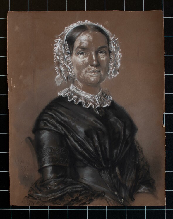 C Bönecke (? signiert) - Porträt einer Dame mit Spitzenhaube - Kohlezeichnung - 1852
