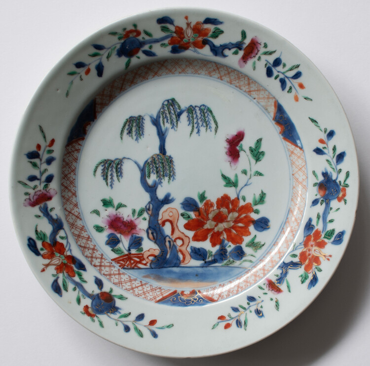 Imari Porzellan - Teller mit floralem Dekor - o.J. - bemalte Keramik