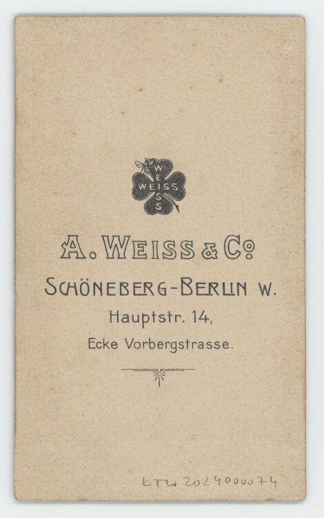 A. Weiss - Porträt einer Dame mit Hut - um 1900 - Albuminabzug