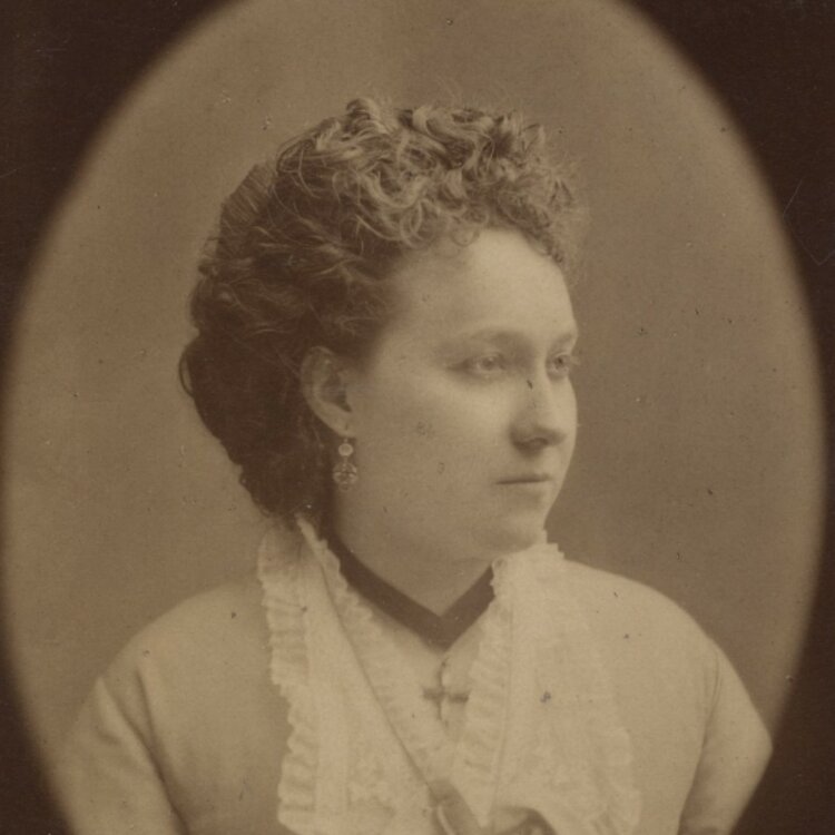 L. Salomon - Porträt einer Dame. - um 1900 -...