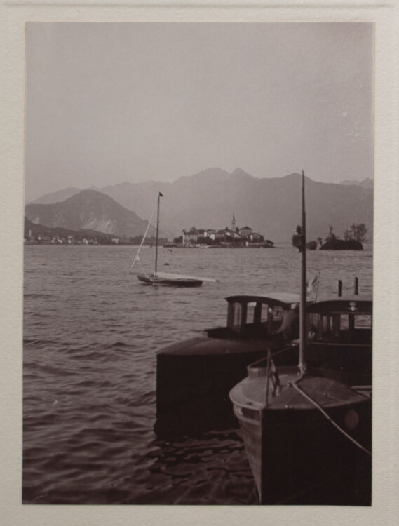 unbekannt - Segelboote auf dem Lago Maggiore - undatiert - Fotografie, Abzug